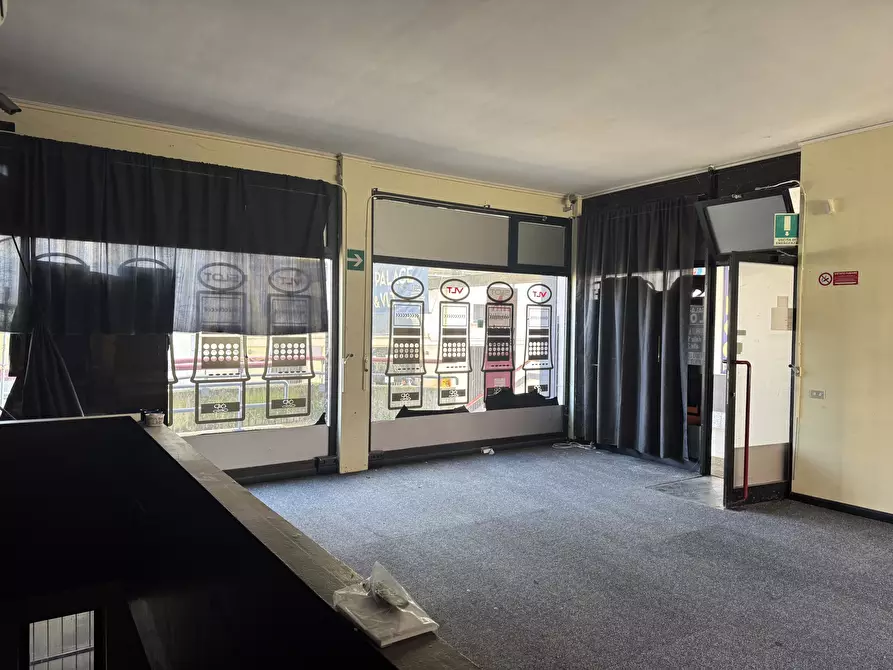 Immagine 11 di Locale commerciale in vendita  in Via Defendente Lodi 33 a Lodi