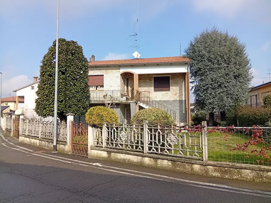 Immagine 1 di Villa in vendita  in VIA BRODOLINI 1 a Martignana Di Po