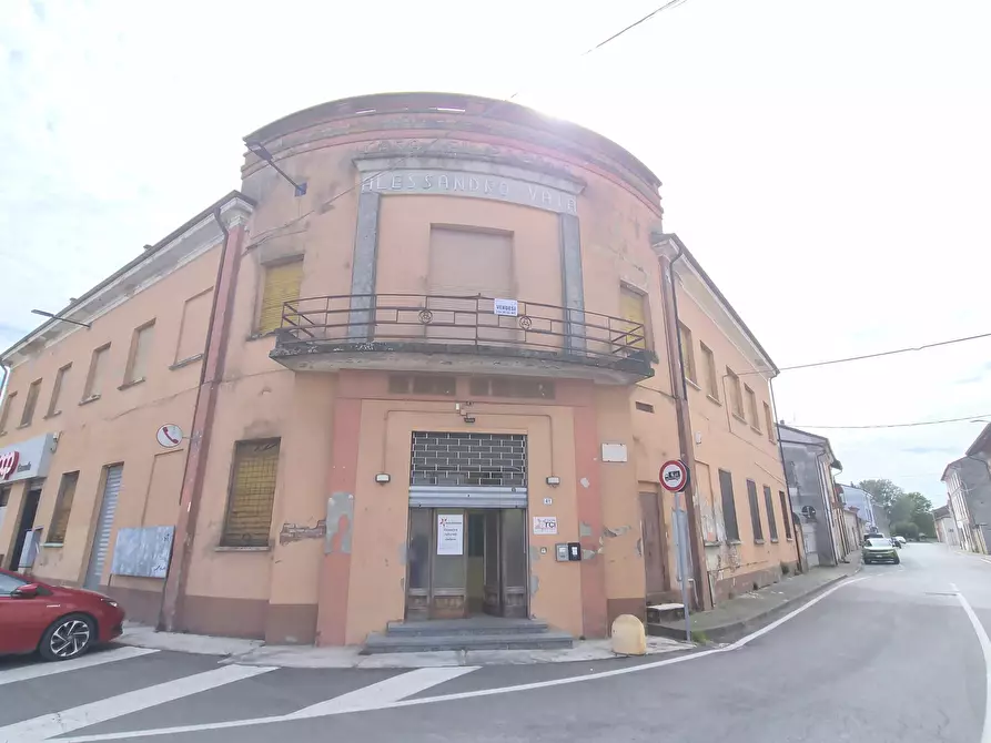 Immagine 1 di Palazzo in vendita  in Piazza Carlo Comaschi 40 a Gussola
