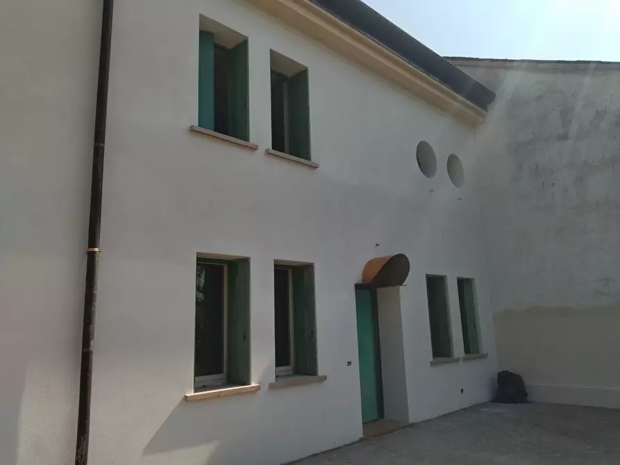 Immagine 1 di Porzione di casa in vendita  in Via Dossi 38 a Sabbioneta