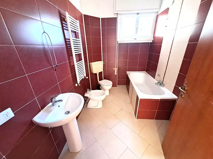 Immagine 5 di Ufficio in vendita  a Rovigo