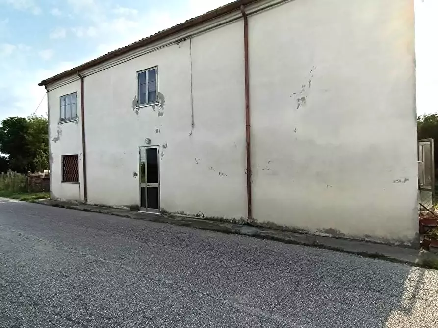 Immagine 1 di Casa indipendente in vendita  a Crespino