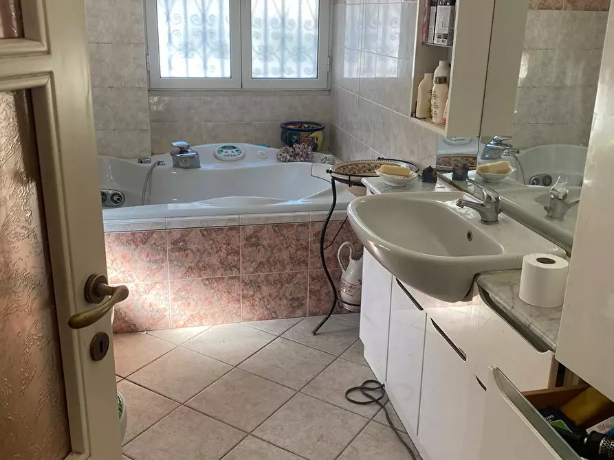 Immagine 17 di Porzione di casa in vendita  a San Remo