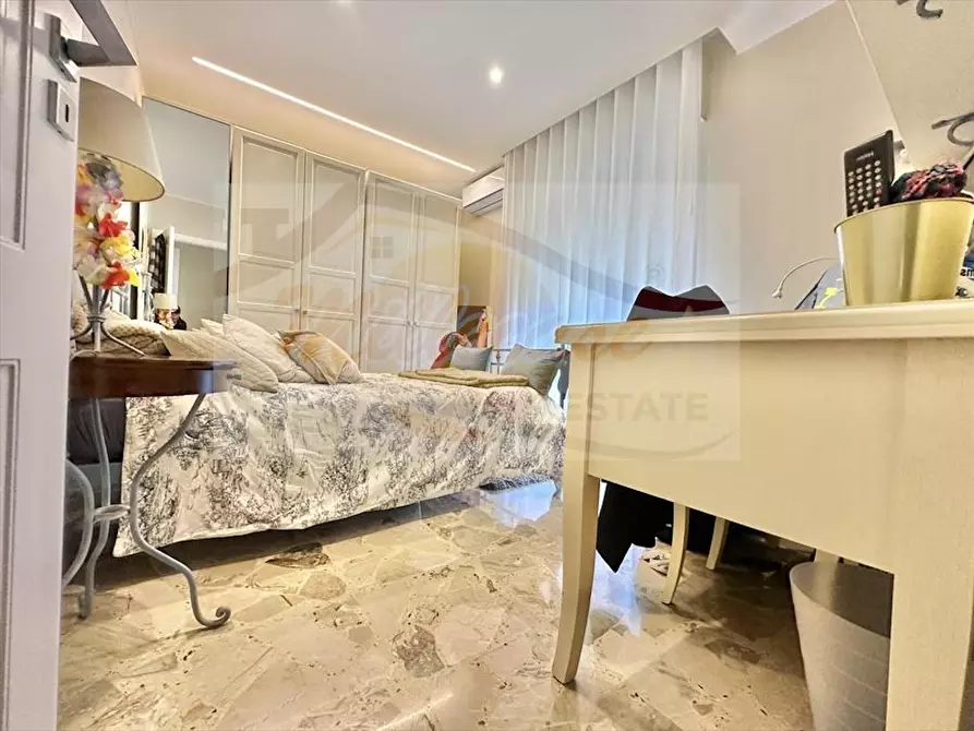 Immagine 13 di Pentalocale in vendita  in VIA MINEO a Siracusa