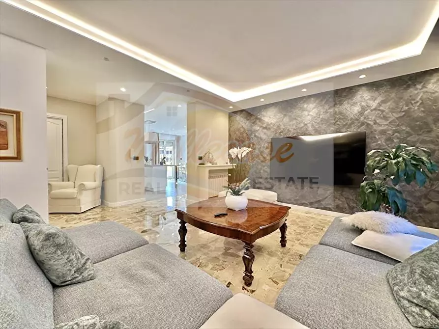 Immagine 4 di Pentalocale in vendita  in VIA MINEO a Siracusa