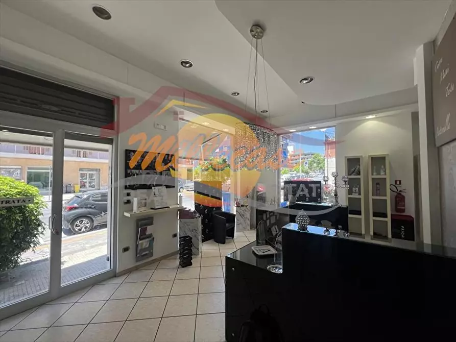 Immagine 4 di Locale commerciale in vendita  in VIALE TICA a Siracusa