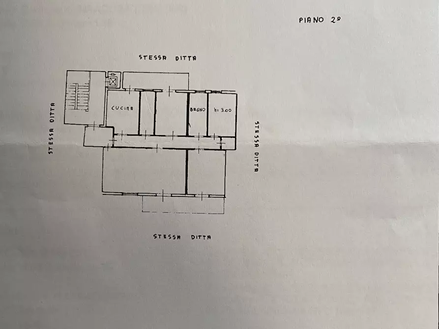 Immagine 30 di Pentalocale in vendita  in Via Agostino Fillioley a Siracusa