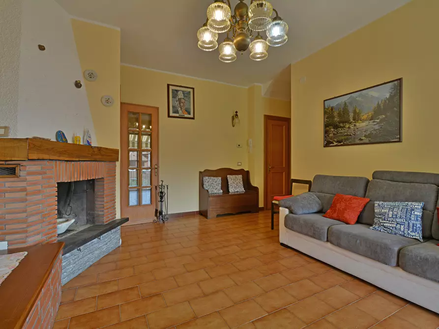 Immagine 9 di Quadrilocale in vendita  in Via Michele Albavera 5 a San Bartolomeo Al Mare