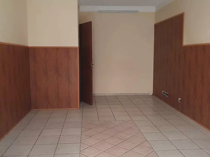 Immagine 9 di Locale commerciale in affitto  in Via Ettore e Ruggero de Medici 18 a Lamezia Terme