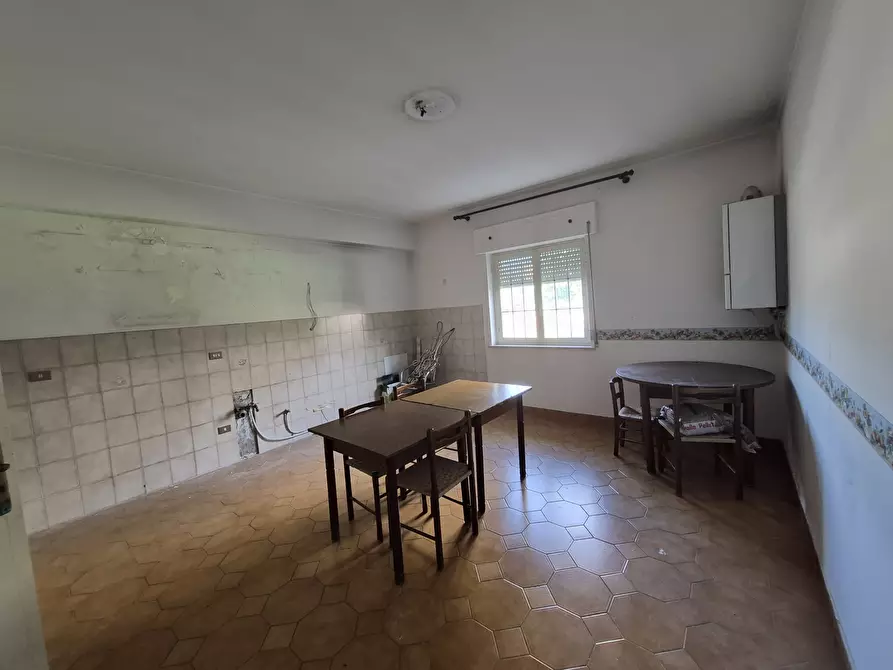 Immagine 5 di Pentalocale in vendita  in Via degli Irpini 1 a Lamezia Terme