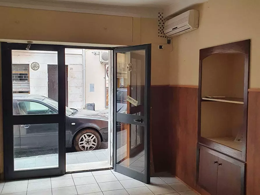 Immagine 2 di Locale commerciale in affitto  in Via Ettore e Ruggero de Medici 18 a Lamezia Terme