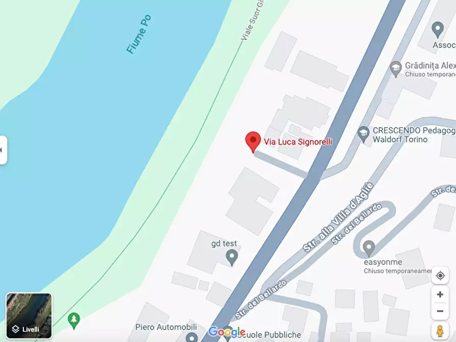 Immagine 2 di Garage in vendita  in SIGNORELLI 3 a Torino