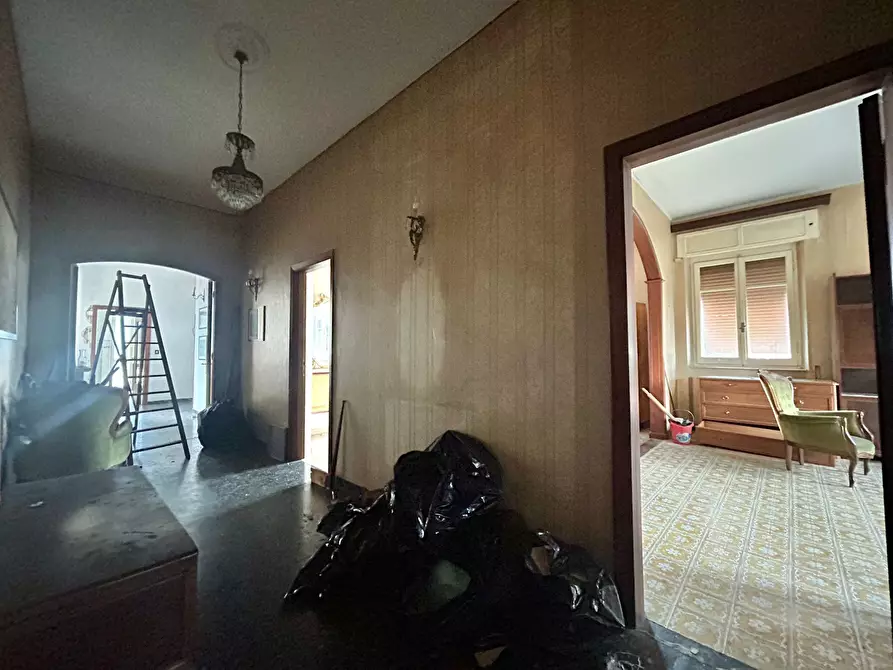 Immagine 17 di Pentalocale in vendita  a Sarzana