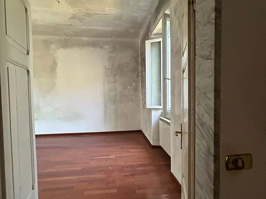 Immagine 39 di Casa indipendente in vendita  a Sarzana