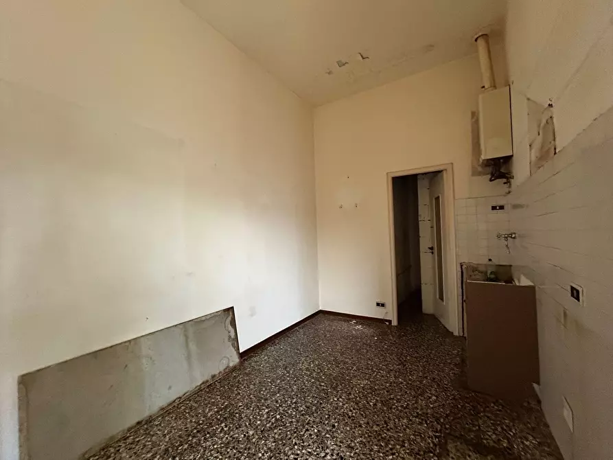 Immagine 12 di Porzione di casa in vendita  a Sarzana