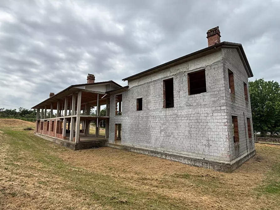 Immagine 4 di Rustico / casale in vendita  a Sarzana