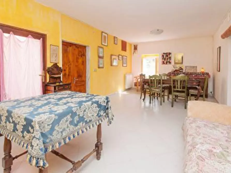 Immagine 21 di Rustico / casale in vendita  a Fosdinovo