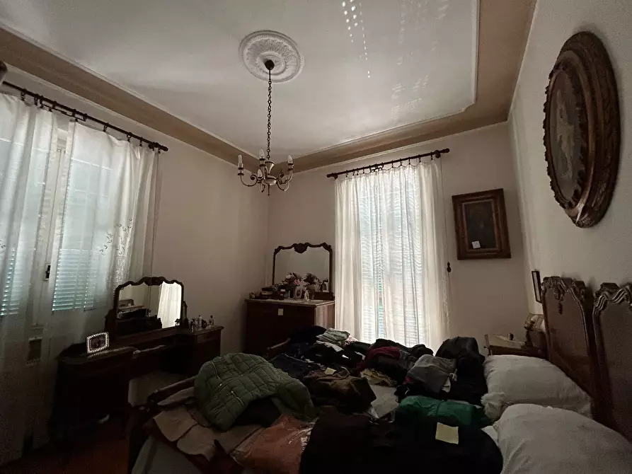 Immagine 19 di Porzione di casa in vendita  a Sarzana