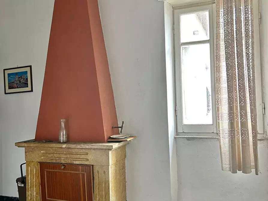 Immagine 9 di Pentalocale in vendita  a Sarzana