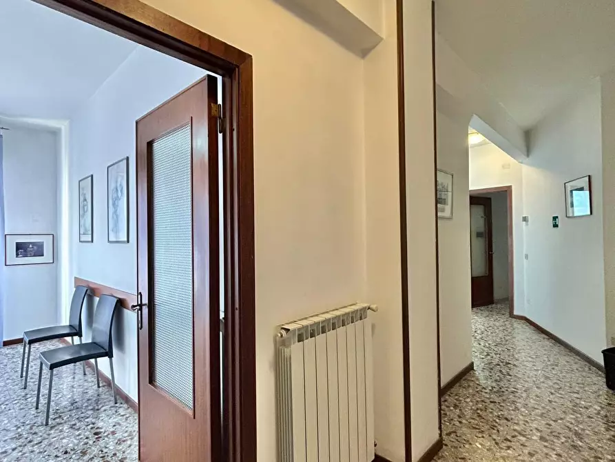 Immagine 3 di Quadrilocale in vendita  a Sarzana