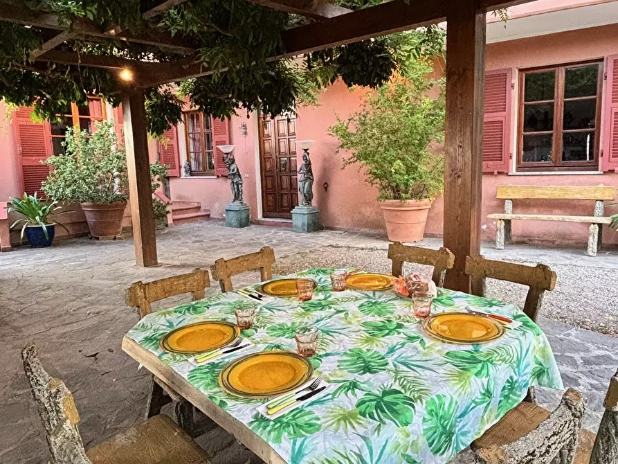 Immagine 17 di Villa in vendita  a Fosdinovo