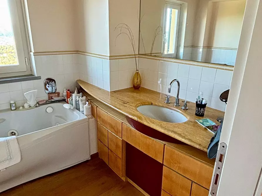 Immagine 44 di Villa in vendita  a Sarzana