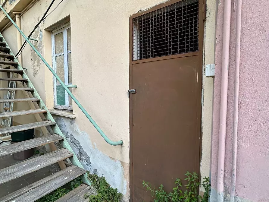 Immagine 6 di Porzione di casa in vendita  a Sarzana