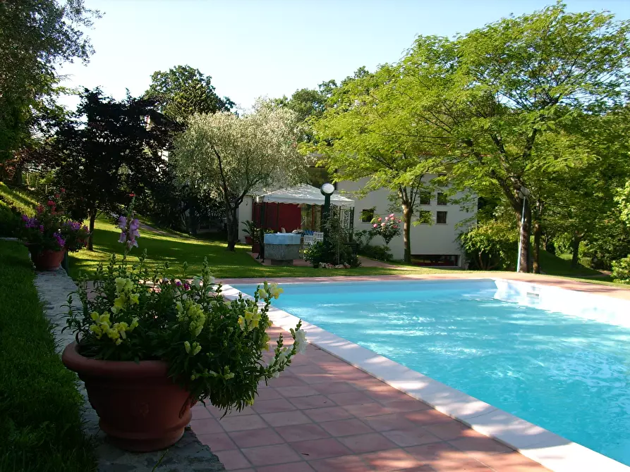 Immagine 2 di Villa in vendita  a Sarzana