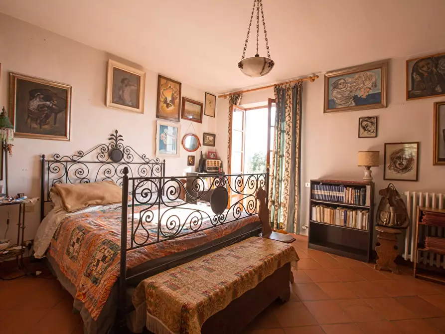 Immagine 46 di Villa in vendita  a Fosdinovo