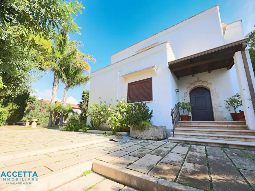 Immagine 1 di Villa in vendita  in Via Girasoli 292 a Taranto