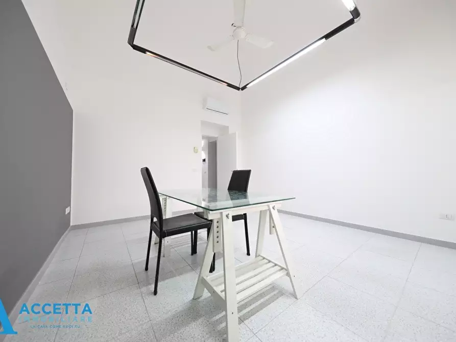 Immagine 18 di Ufficio in affitto  in Via Pisanelli a Taranto