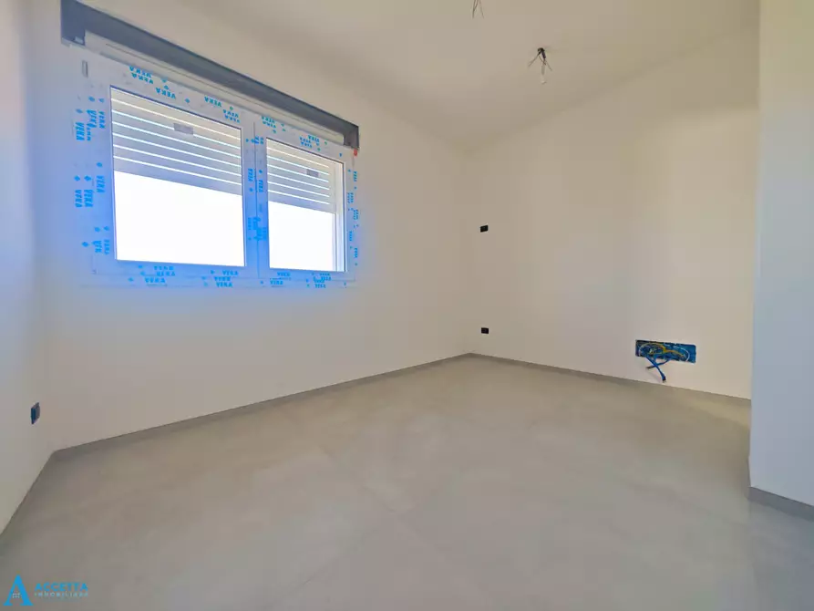 Immagine 20 di Villa in vendita  in Via Azalee a Taranto