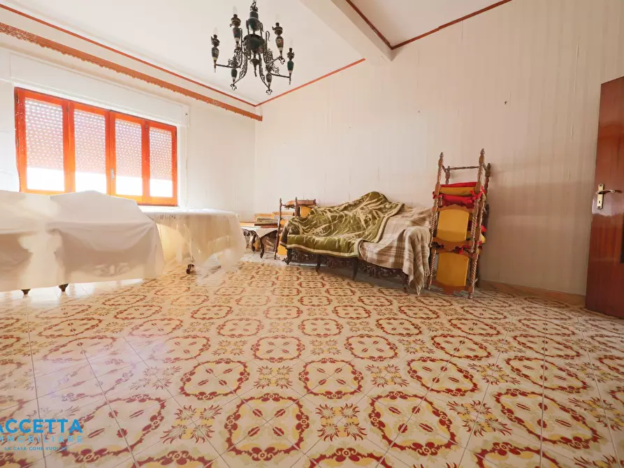 Immagine 4 di Palazzo in vendita  in Via Giuseppe Garibaldi 15 a Taranto