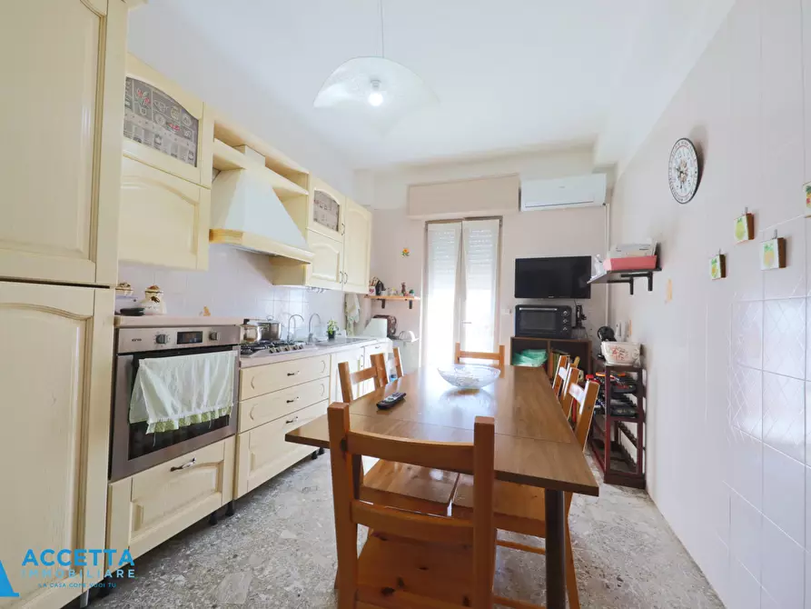 Immagine 16 di Trilocale in vendita  in Via Cesare Pascarella 6 a Taranto