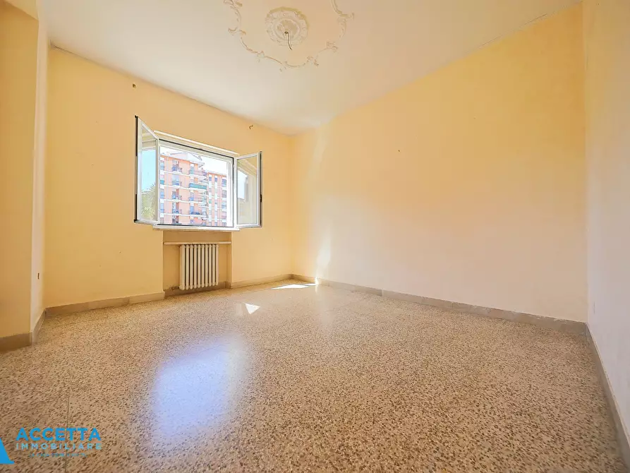 Immagine 23 di Quadrilocale in vendita  in Via Ancona 315 a Taranto