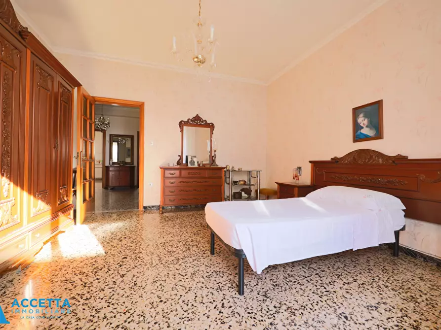 Immagine 14 di Trilocale in vendita  in Via Elio 56 a Taranto