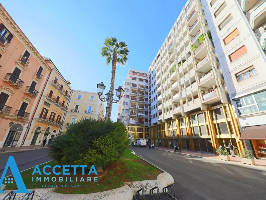 Immagine 25 di Quadrilocale in vendita  in Piazza Giovanni XXIII 13 a Taranto