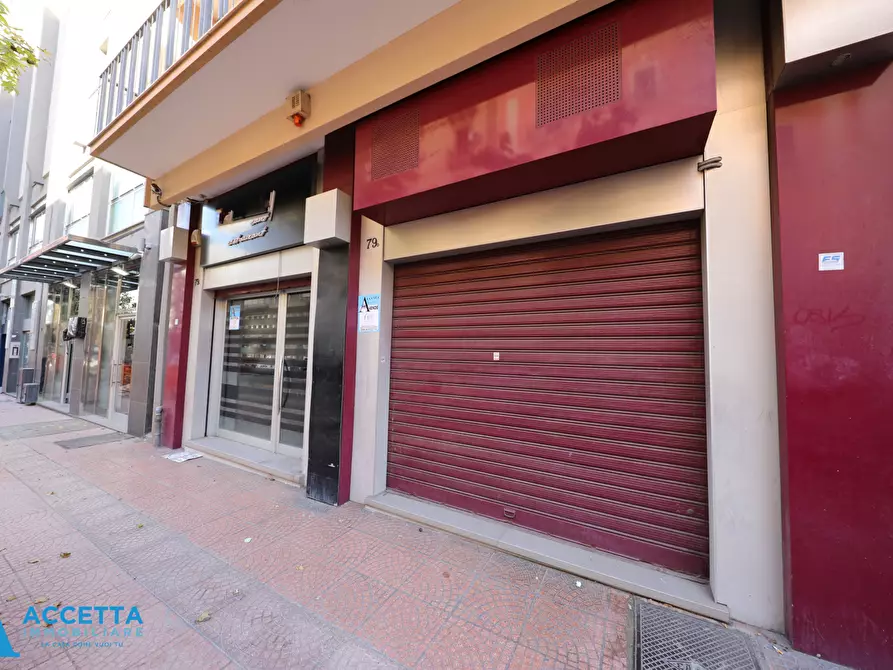 Immagine 22 di Locale commerciale in affitto  in Corso Umberto I 79 a Taranto