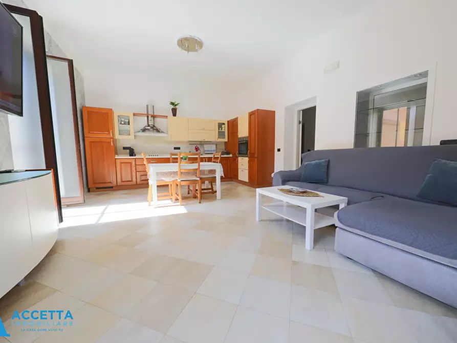 Immagine 16 di Trilocale in vendita  in Via Diego Peluso 38 a Taranto