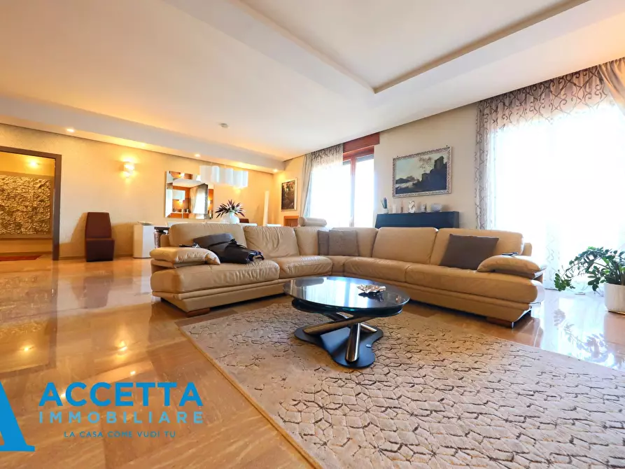 Immagine 1 di Quadrilocale in vendita  in Piazza Giovanni XXIII 13 a Taranto