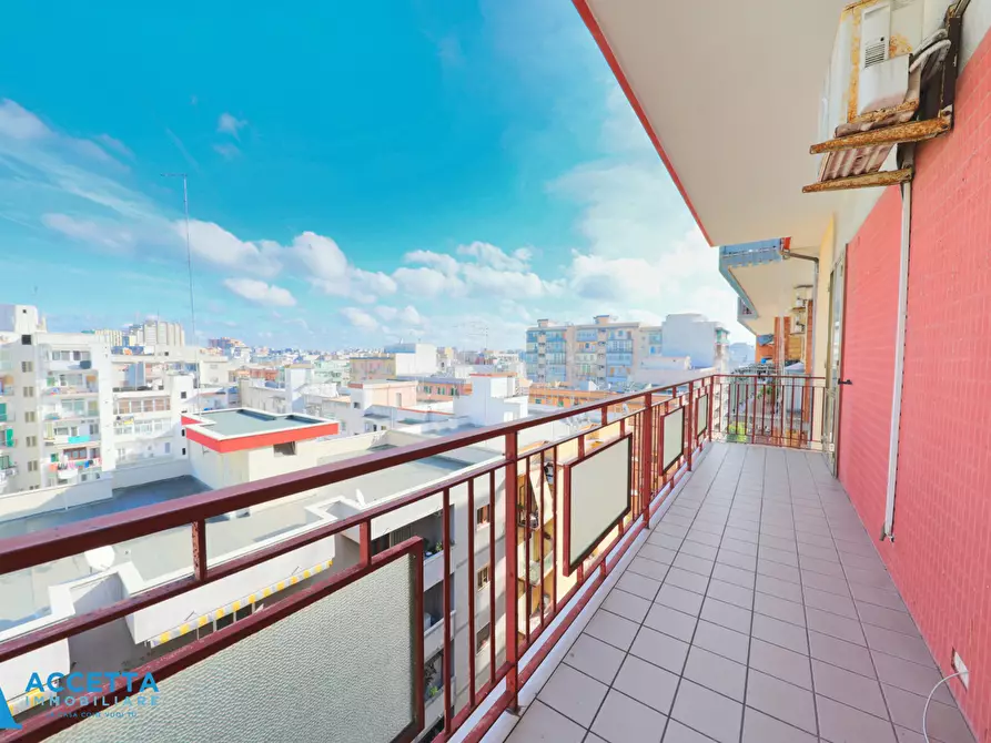 Immagine 4 di Trilocale in vendita  in Via Ugo De Carolis 10 a Taranto