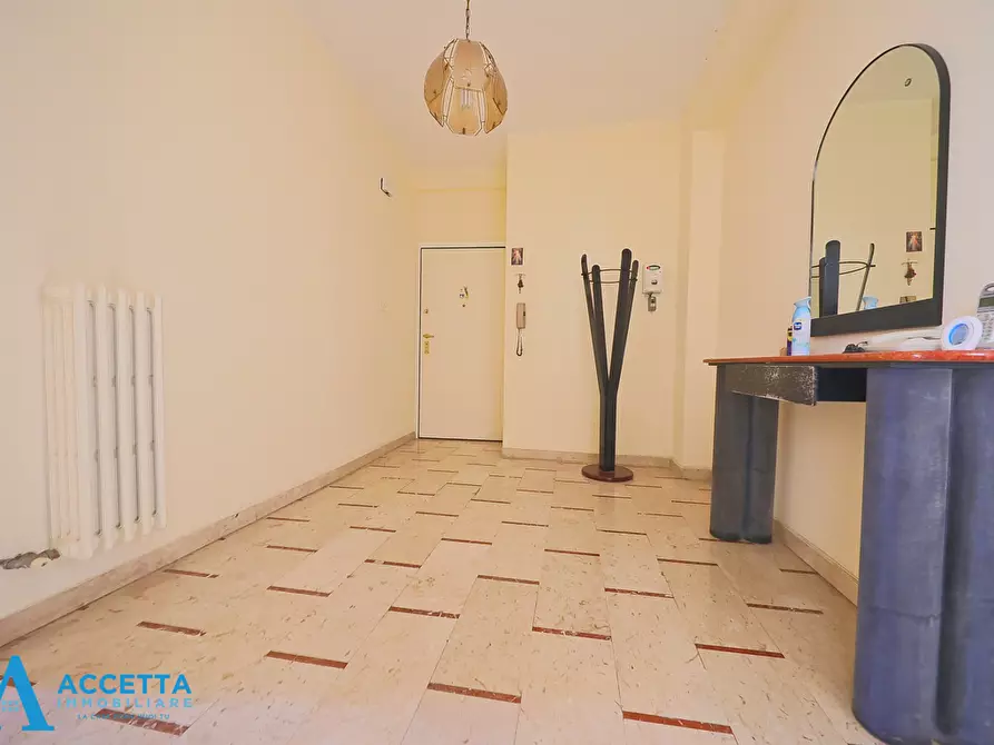 Immagine 18 di Bilocale in vendita  in Via Corsica 15 a Taranto