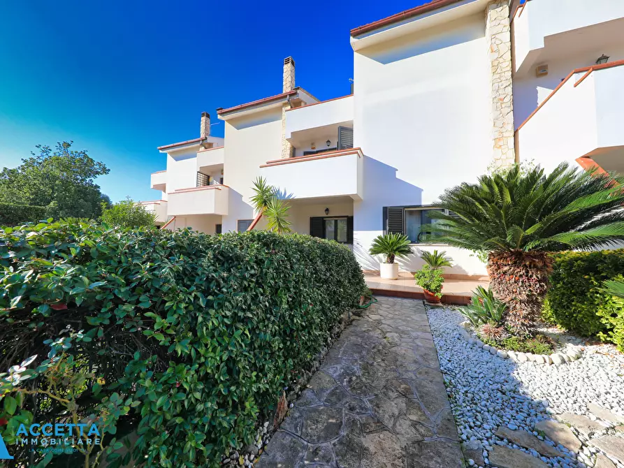 Immagine 1 di Villa in vendita  in Via Cantoni 20 a Taranto