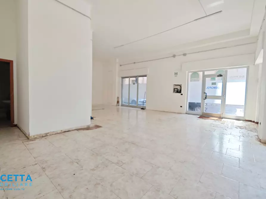 Immagine 13 di Locale commerciale in affitto  in Via Dica di Genova 50 a Taranto