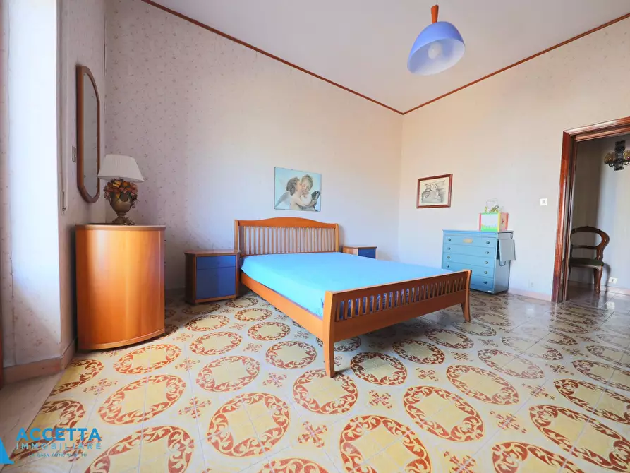 Immagine 10 di Palazzo in vendita  in Via Giuseppe Garibaldi 15 a Taranto