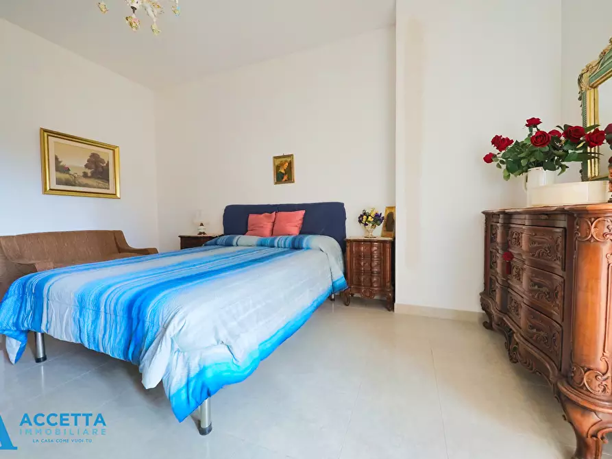 Immagine 14 di Quadrilocale in vendita  in Piazza Pio X 42 a Taranto