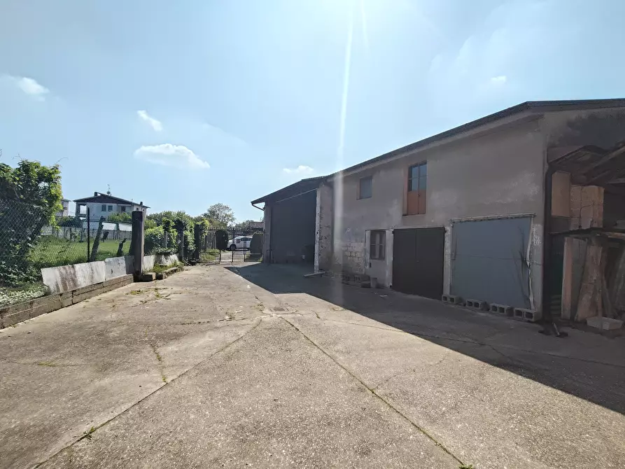 Immagine 12 di Casa indipendente in vendita  in Via Enrico Fermi 13 a Pieve Porto Morone