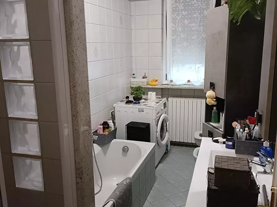 Immagine 4 di Trilocale in vendita  in semi-centrale a Pieve Porto Morone