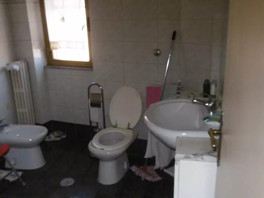 Immagine 10 di Trilocale in vendita  in PIAZZA DEI VISCONTI a Roma