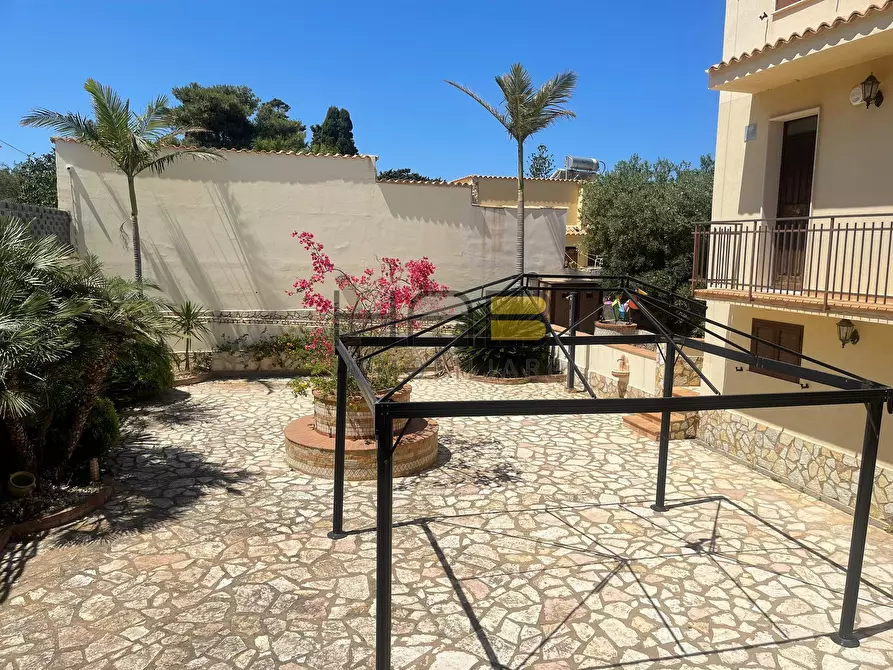 Immagine 2 di Villa in vendita  in Via Eleno a Erice